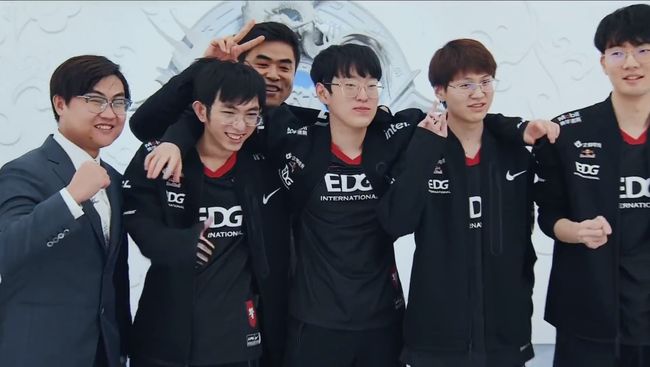 在绯色雾潮 在绯色雾潮